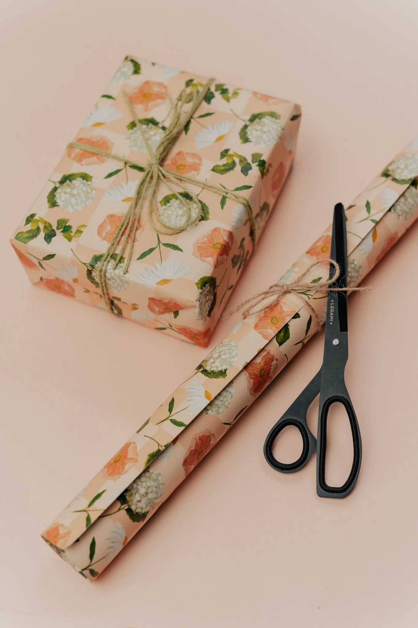 Wrapping Paper | Poppies, Daisies & Hydrangeas (4 sheets) - Image 4