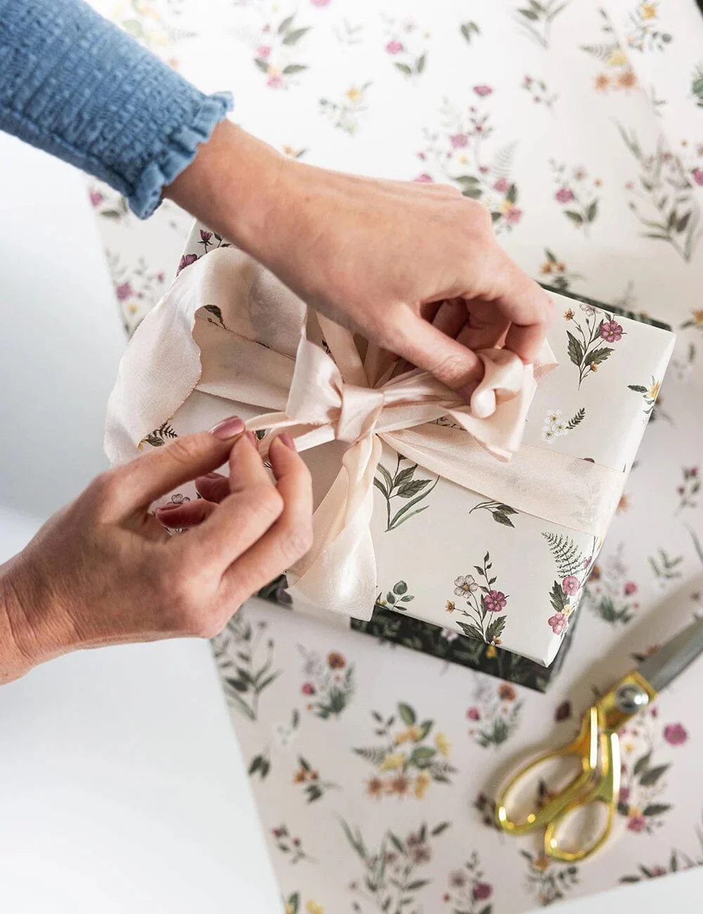 Gift Wrap Sheets | Dainty Blooms/Forest Friends (5) - Image 4